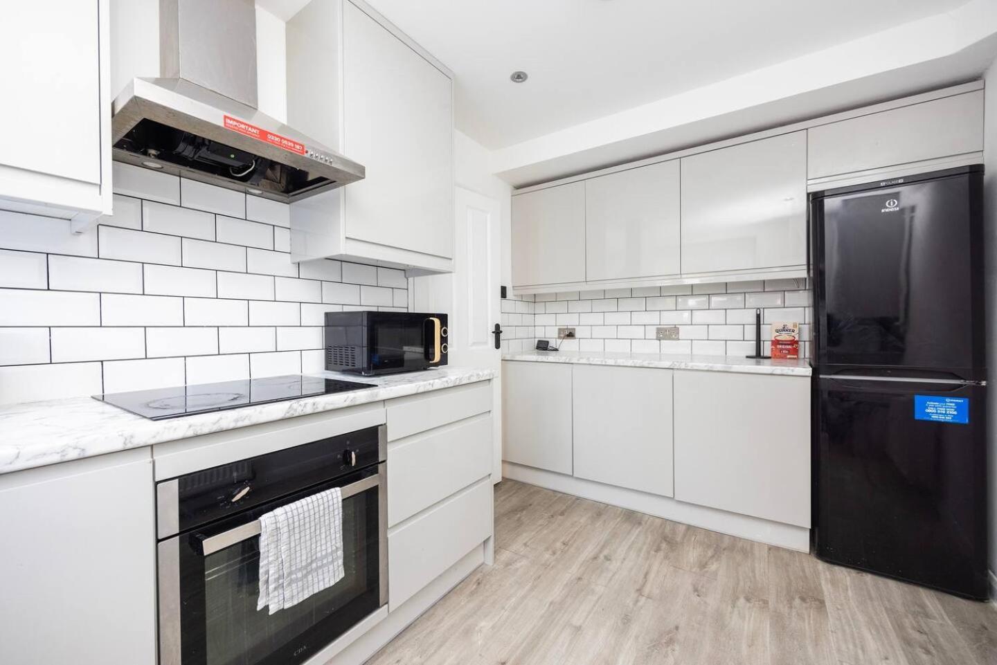 Chic Urban Perfect For Groups Of Six! London