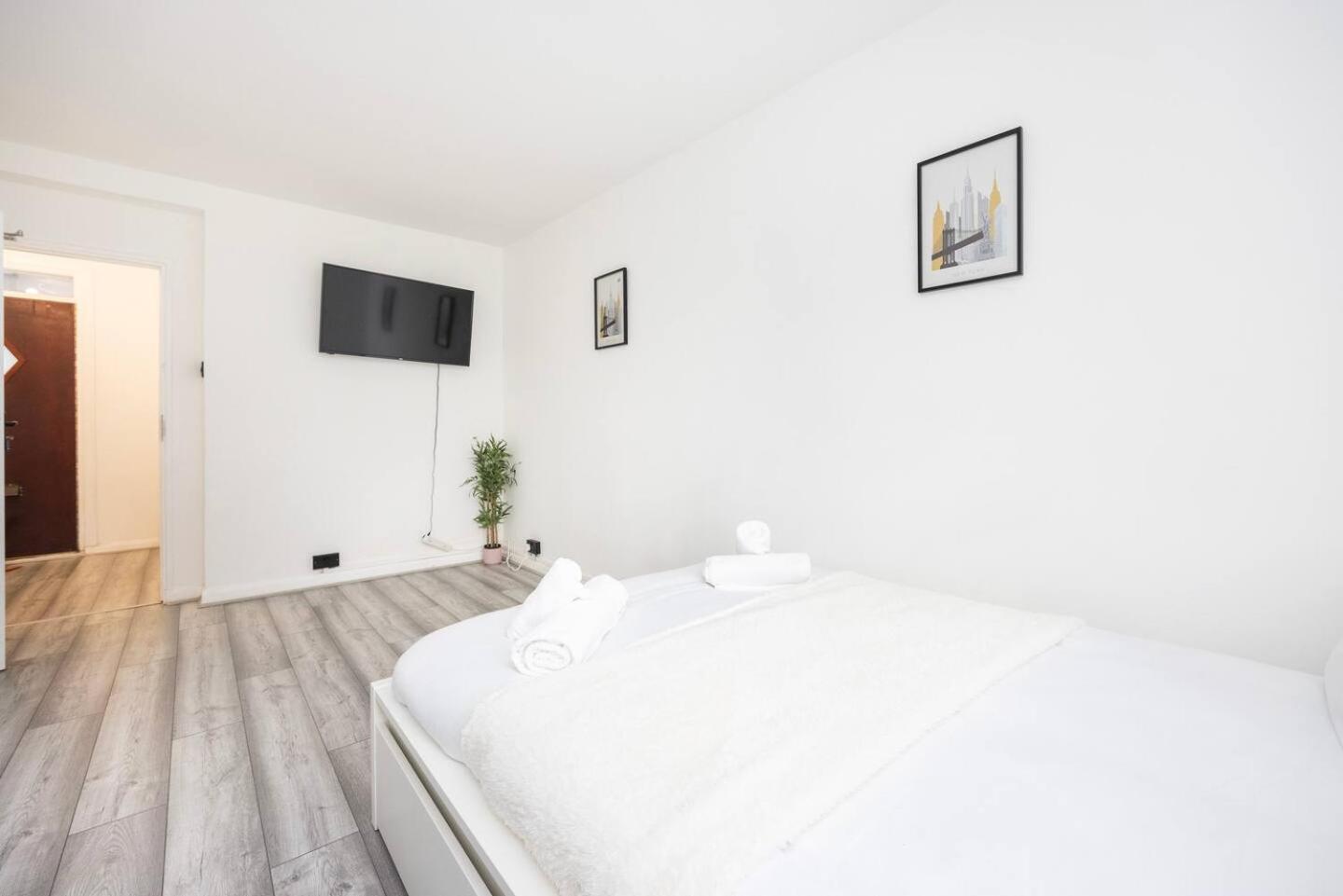 Chic Urban Perfect For Groups Of Six! * London